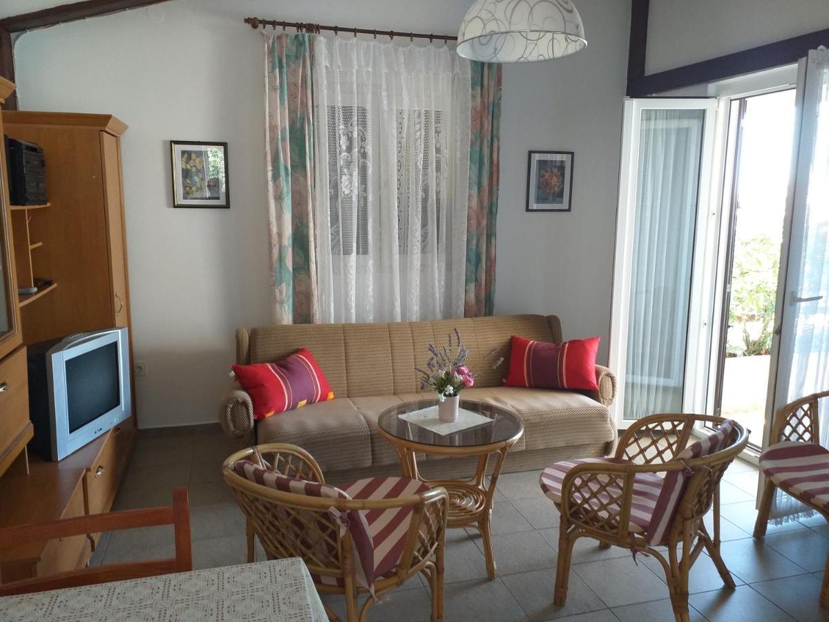 Beachfront House Nada - Happy Rentals Karlobag Eksteriør bilde