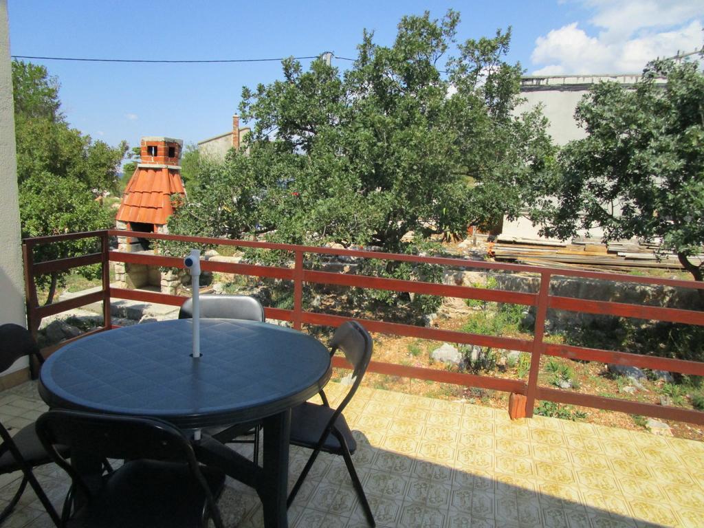 Beachfront House Nada - Happy Rentals Karlobag Rom bilde