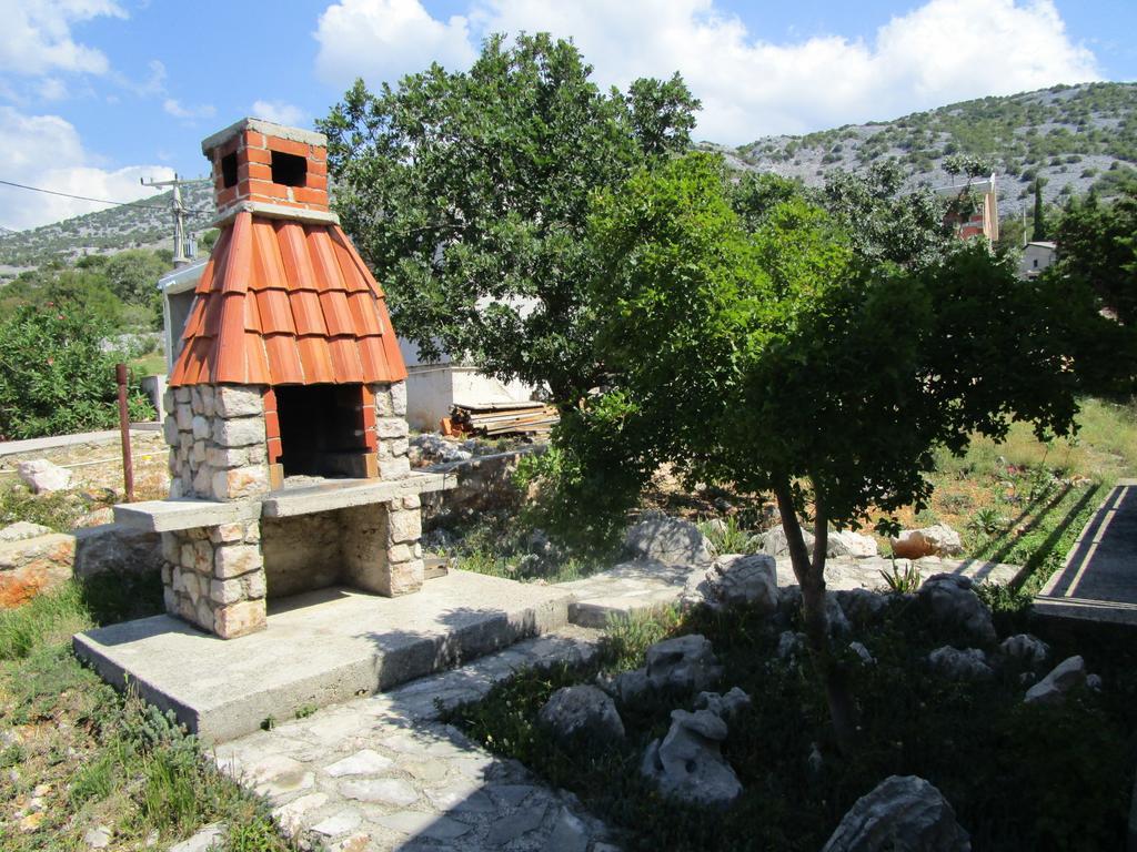 Beachfront House Nada - Happy Rentals Karlobag Rom bilde