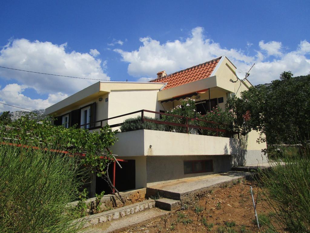 Beachfront House Nada - Happy Rentals Karlobag Rom bilde